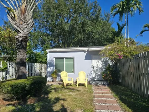 2733 Washington Street Hollywood FL 33020