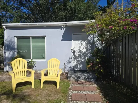 2733 Washington Street Hollywood FL 33020