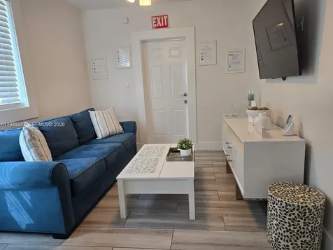 2733 Washington Street Hollywood FL 33020