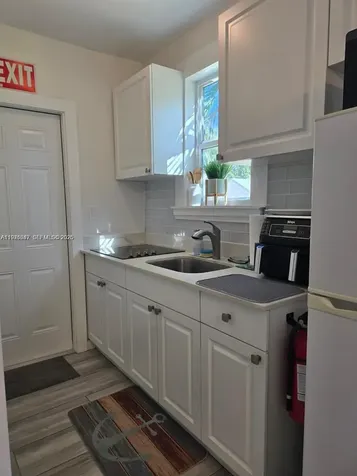 2733 Washington Street Hollywood FL 33020