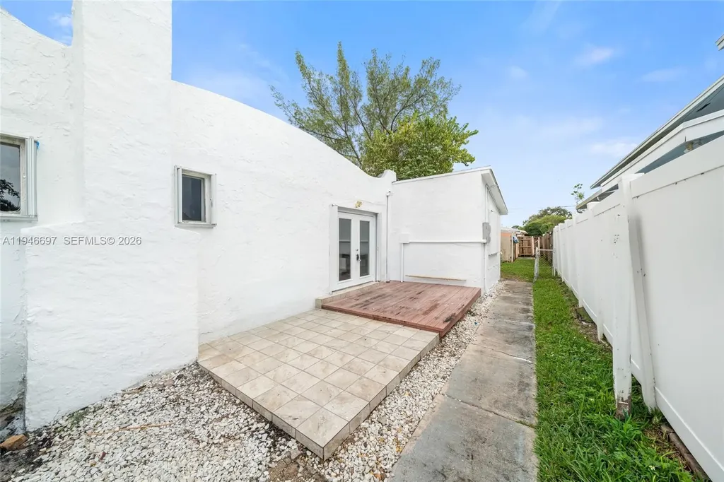 1726 Roosevelt Street Hollywood FL 33020