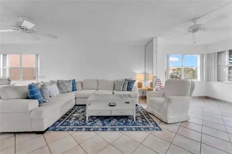 9721 Sunrise Lakes Boulevard Sunrise FL 33322