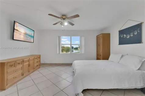 9721 Sunrise Lakes Boulevard Sunrise FL 33322