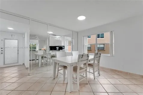 9721 Sunrise Lakes Boulevard Sunrise FL 33322
