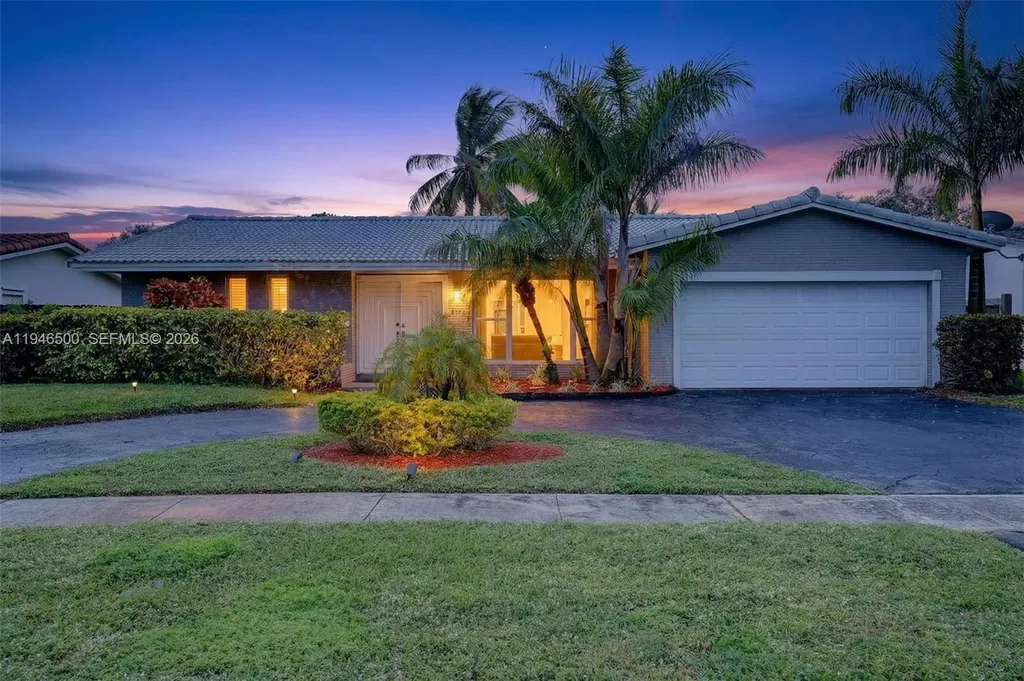 4710 Grant Street Hollywood FL 33021