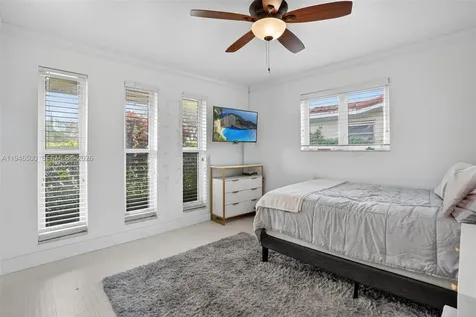 4710 Grant Street Hollywood FL 33021