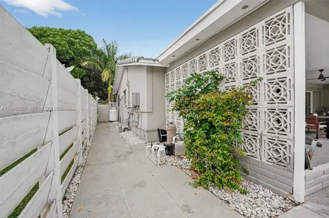 4710 Grant Street Hollywood FL 33021