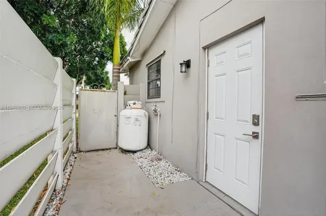 4710 Grant Street Hollywood FL 33021