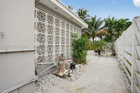4710 Grant Street Hollywood FL 33021