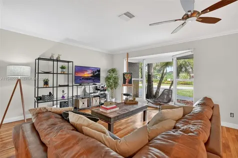 4710 Grant Street Hollywood FL 33021