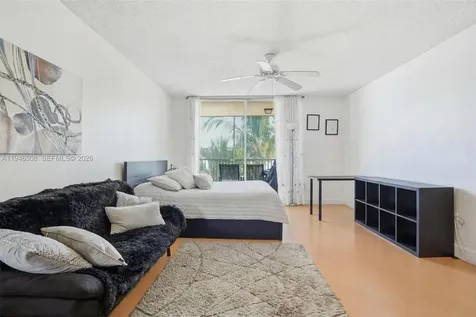 8363 Lake Drive Doral FL 33166