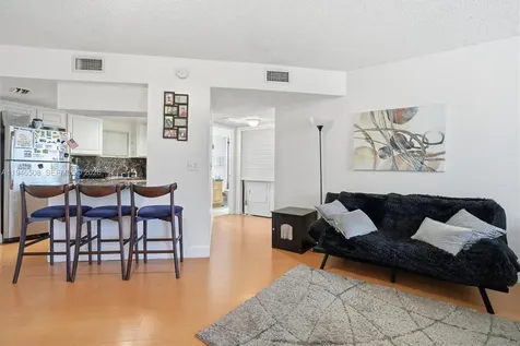 8363 Lake Drive Doral FL 33166