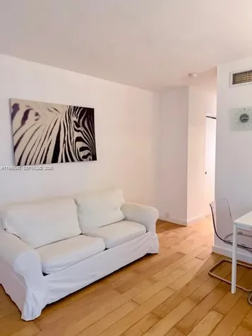 945 Meridian Avenue Miami Beach FL 33139