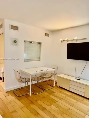 945 Meridian Avenue Miami Beach FL 33139