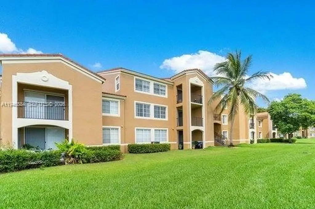 7930 N Nob Hill Road Tamarac FL 33321