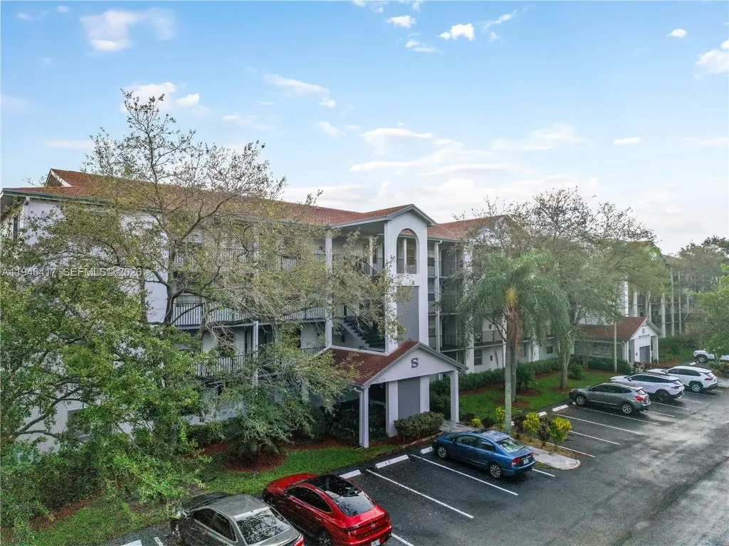 1351 SW 125th Avenue Pembroke Pines FL 33027