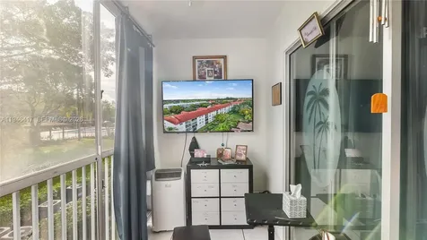 1351 SW 125th Avenue Pembroke Pines FL 33027