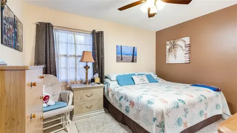 1351 SW 125th Avenue Pembroke Pines FL 33027