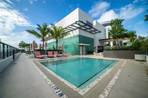 11 NE 6th Miami FL 33132