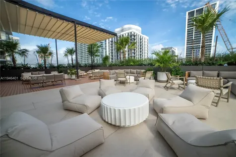 11 NE 6th Miami FL 33132