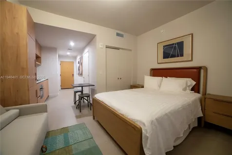 11 NE 6th Miami FL 33132