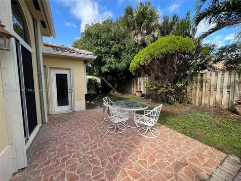 9047 SW 161st Terrace Palmetto Bay FL 33157