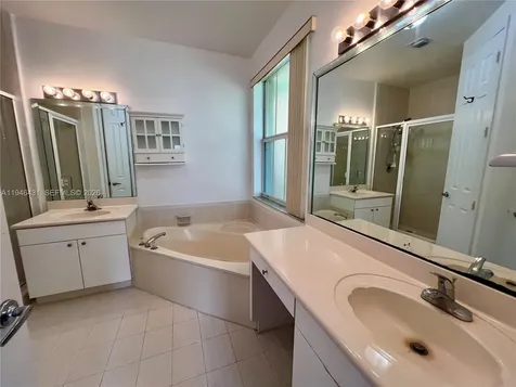 9047 SW 161st Terrace Palmetto Bay FL 33157