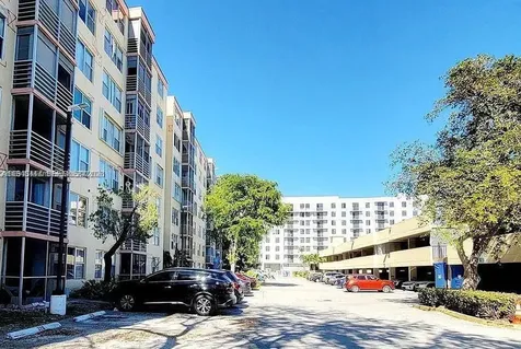 17890 W Dixie Miami FL 33160