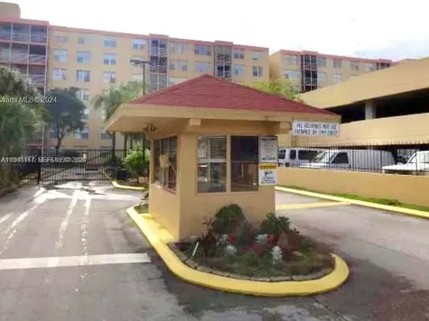 17890 W Dixie Miami FL 33160