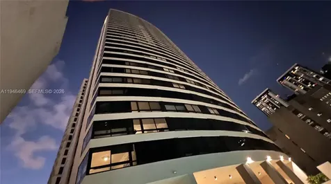 225 N Miami Avenue Miami FL 33128