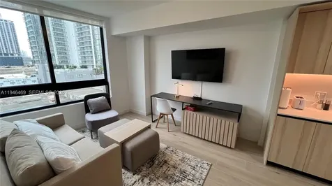 225 N Miami Avenue Miami FL 33128