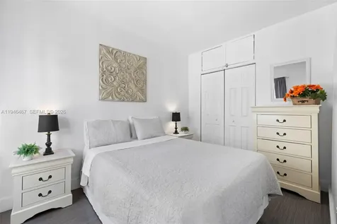 530 Ocean Drive Miami Beach FL 33139