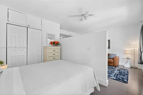 530 Ocean Drive Miami Beach FL 33139