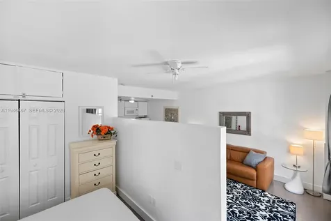 530 Ocean Drive Miami Beach FL 33139