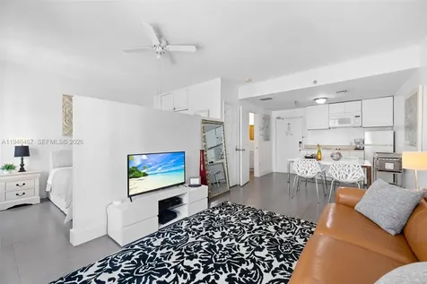 530 Ocean Drive Miami Beach FL 33139