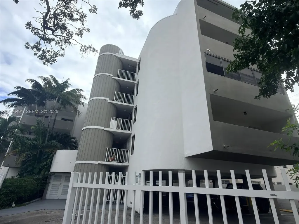 2000 Biarritz Drive Miami Beach FL 33141