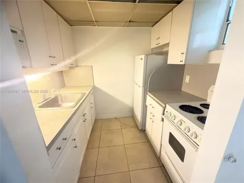 2000 Biarritz Drive Miami Beach FL 33141