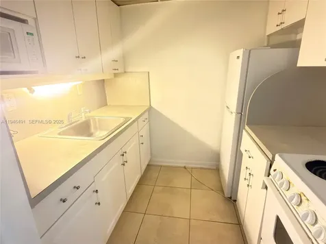 2000 Biarritz Drive Miami Beach FL 33141