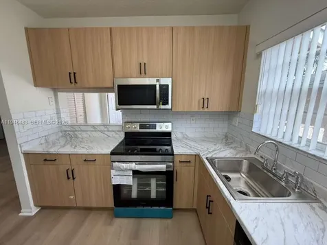 1791 NW 96th Terrace Pembroke Pines FL 33024