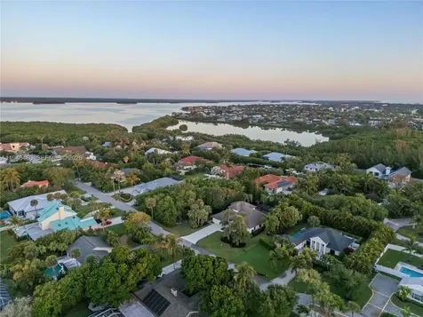 2170 Seminole Shores Lane Vero Beach FL 32963