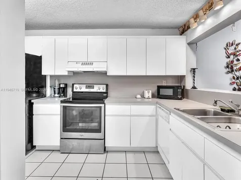 9401 NW 14th Court Pembroke Pines FL 33024
