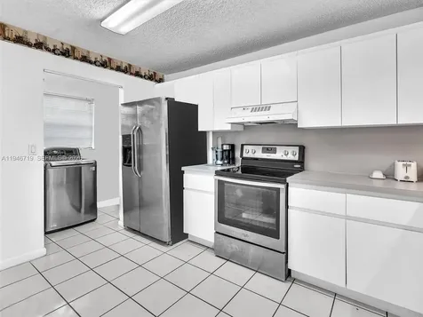 9401 NW 14th Court Pembroke Pines FL 33024