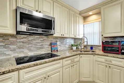 8900 Washington Boulevard Pembroke Pines FL 33025