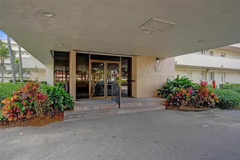 8900 Washington Boulevard Pembroke Pines FL 33025