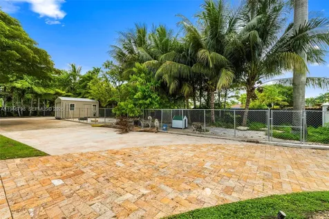 185 SW 130th Avenue Miami FL 33184