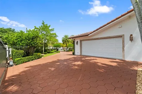 185 SW 130th Avenue Miami FL 33184