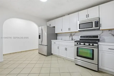 836 W 37th Street Hialeah FL 33012