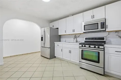 836 W 37th Street Hialeah FL 33012
