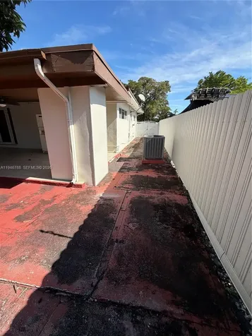 6090 W 5th Lane Hialeah FL 33012