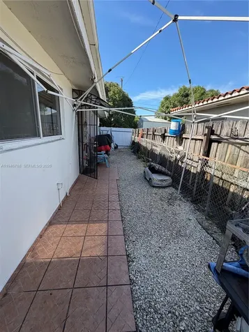 6090 W 5th Lane Hialeah FL 33012
